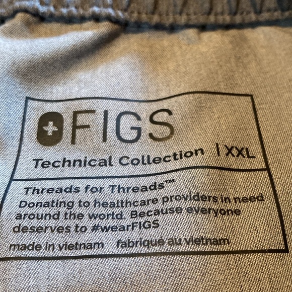 FIGS Technical Collection Cairo Scrub Pants & Chisec 3 Pocket V Top Graphite XXL - Picture 12 of 14
